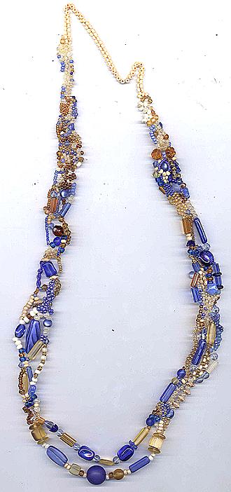 Blau, Braun und Elfenbein